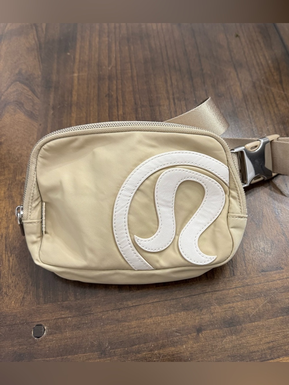 Lululemon Large Logo Everywhere Belt Bag 1L – Trench / White Opal